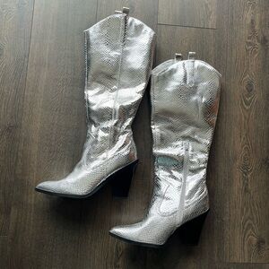 NWOT Shoe Dazzle boots